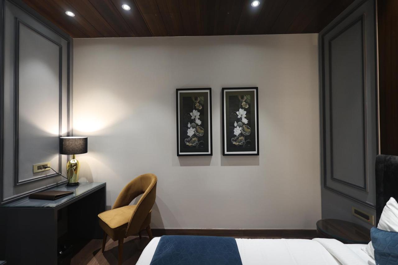 The Ramayana Hotel, Ayodhya Buitenkant foto